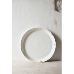 Simple plate white and gold