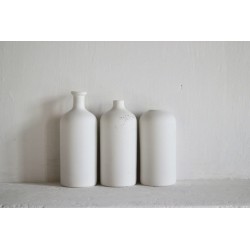 Simple vase white