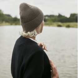 Beanie in merino wool, dusty olive