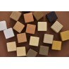 Cubes en bois, teintes de peaux