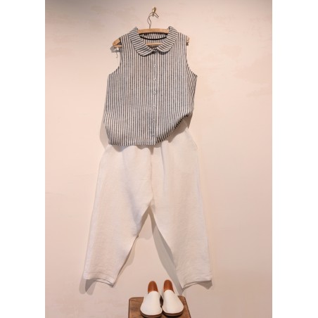 Sleeveless shirt, light stripes linen