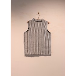 Sleeveless shirt, light stripes linen