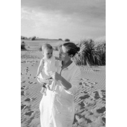 Sleeveless blouse, white linen