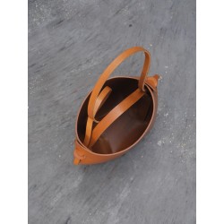 The basket, fawn leather