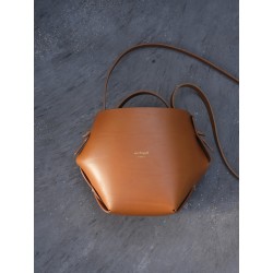 The basket, fawn leather