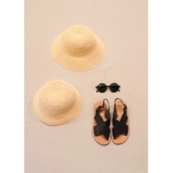 The adult summer hat, natural